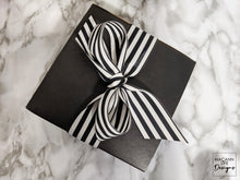 Load image into Gallery viewer, Engraved Spice Glass Jars with Bamboo Lid 7oz Set of 4